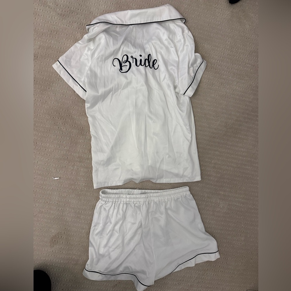 Le Rose Stories White Bride Sleepwear Set